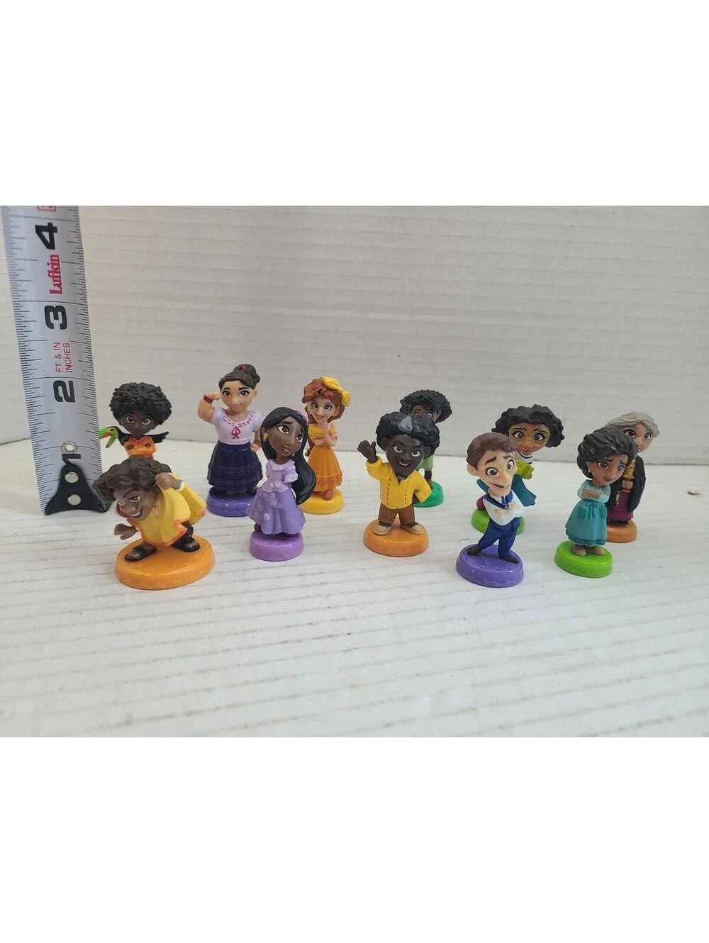 Disney Encanto Mi Familia 11 Mini Figures by JAKKS Pacific